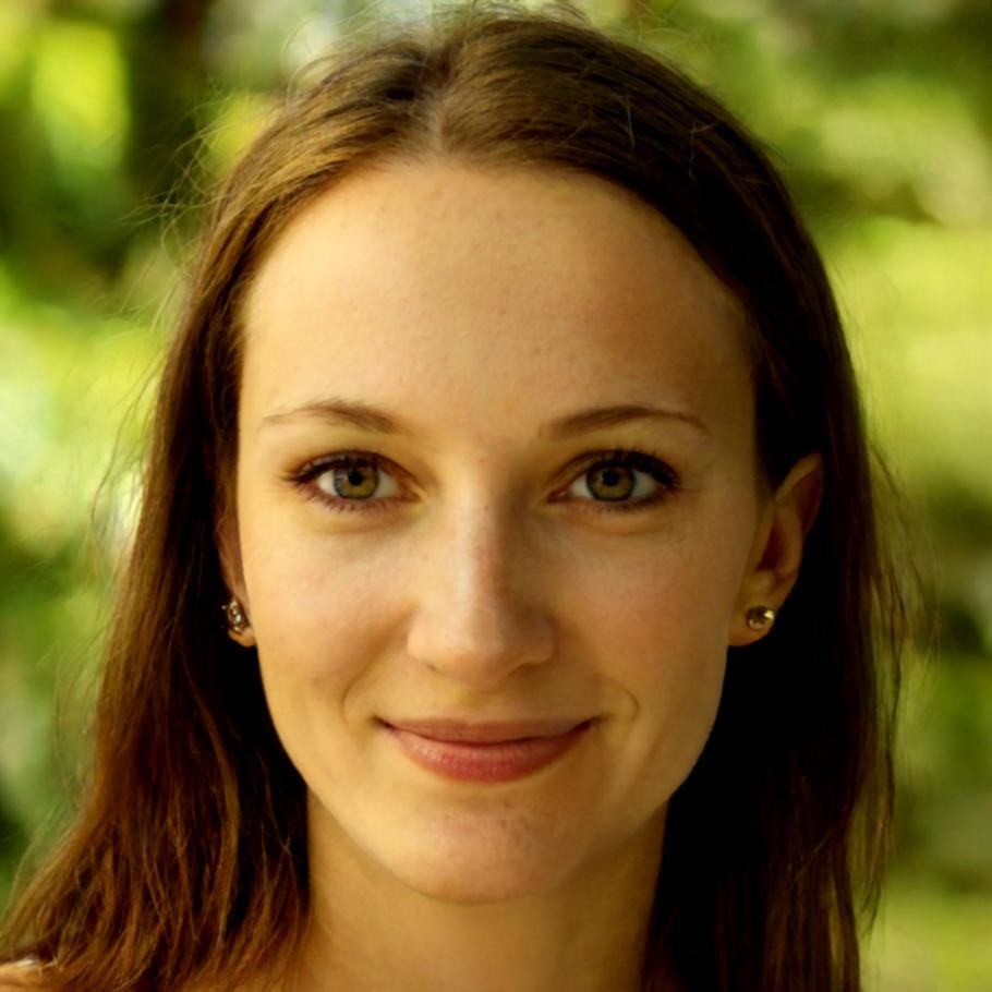 Sofía Villarroel, instructora de seguridad bancaria digital